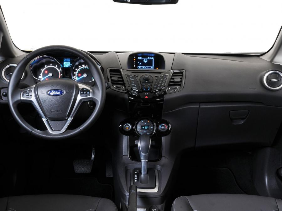 Ford Fiesta 5-Door 2013 года  (BR) (фото 20 из 30)